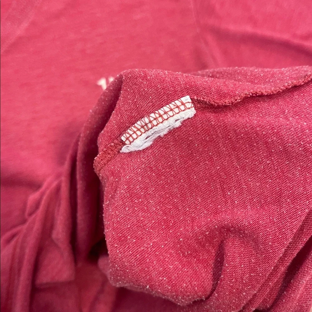 True Religion Mens Red V-Neck Tee T-Shirt made in Peru Size Large L